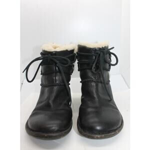 Ugg Women's Black Caspia Boots sz 7 US